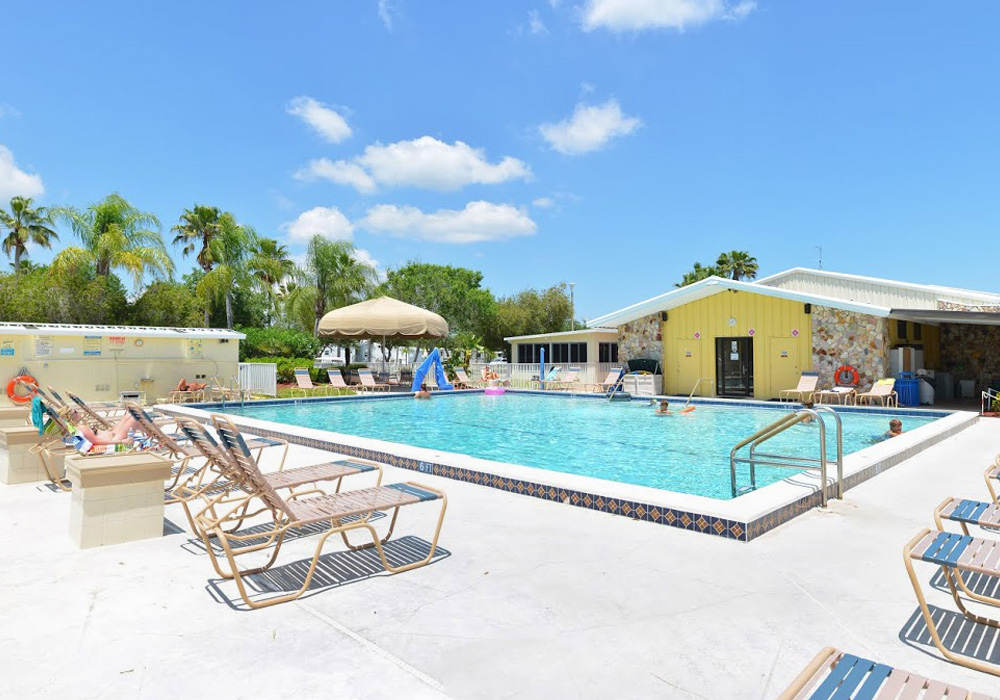 Encore Harbor Lakes RV Resorts in Florida